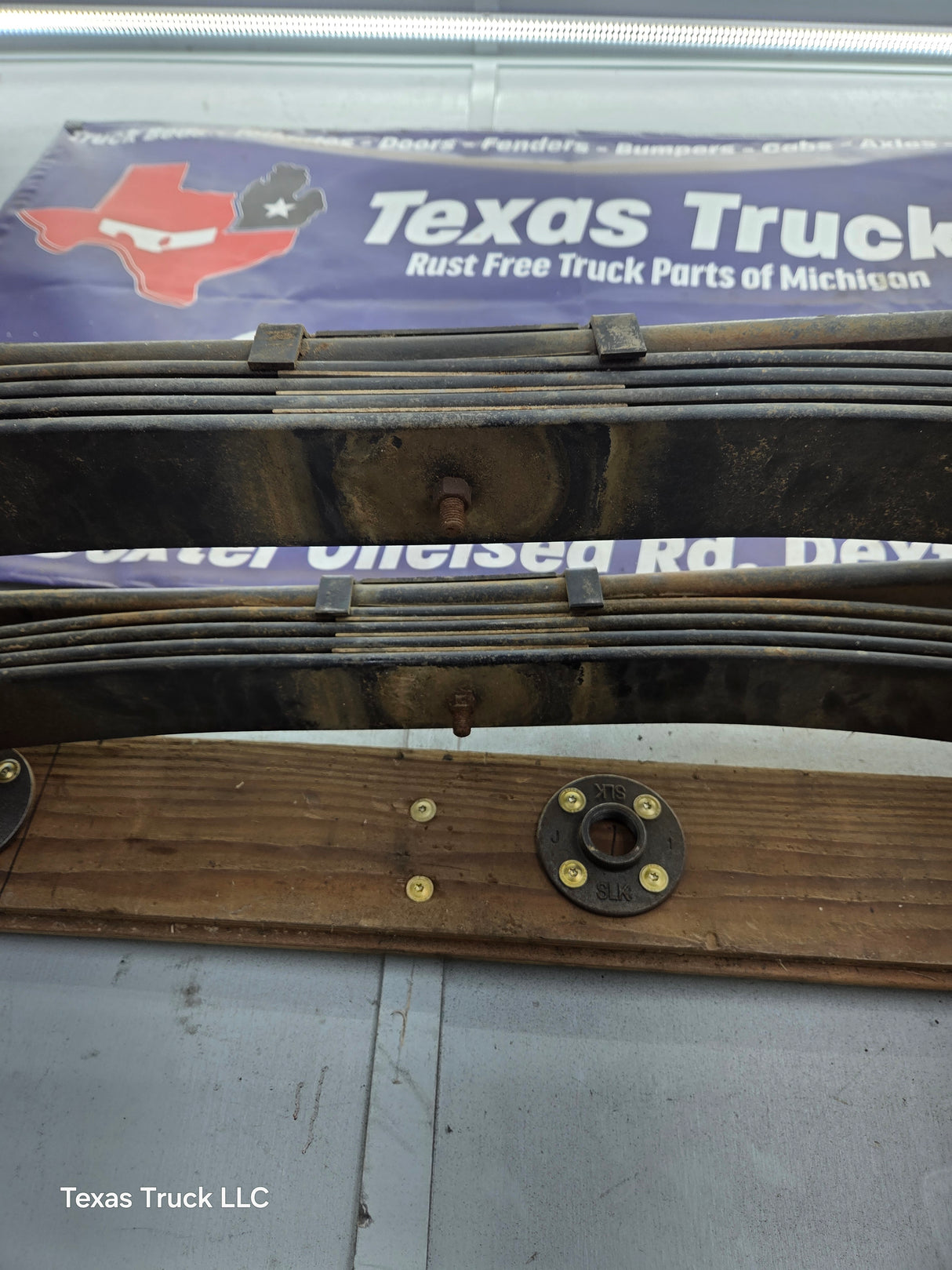 1999-2007 Ford F250 F350 Super Duty Rear Leaf Spring - Pair