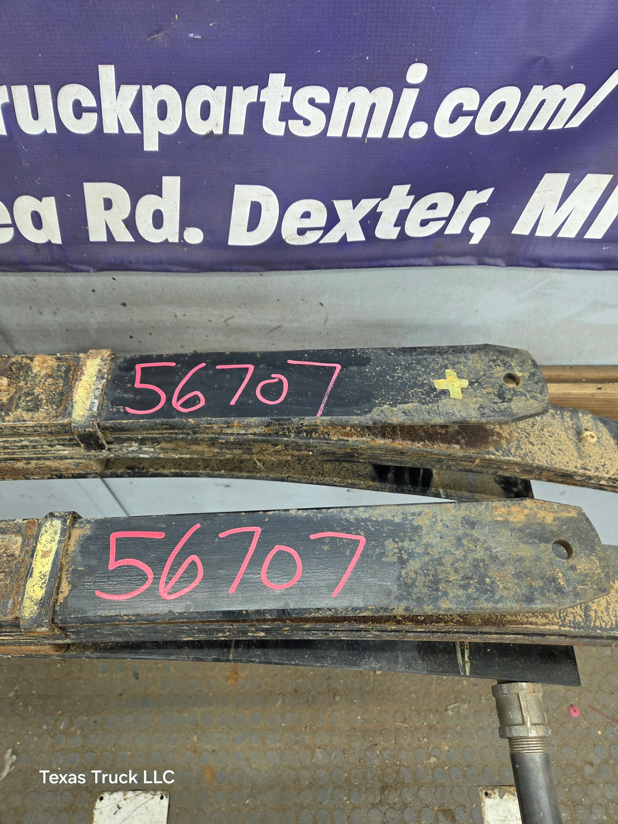 1999-2007 Ford F250 F350 Super Duty Rear Leaf Spring - Pair