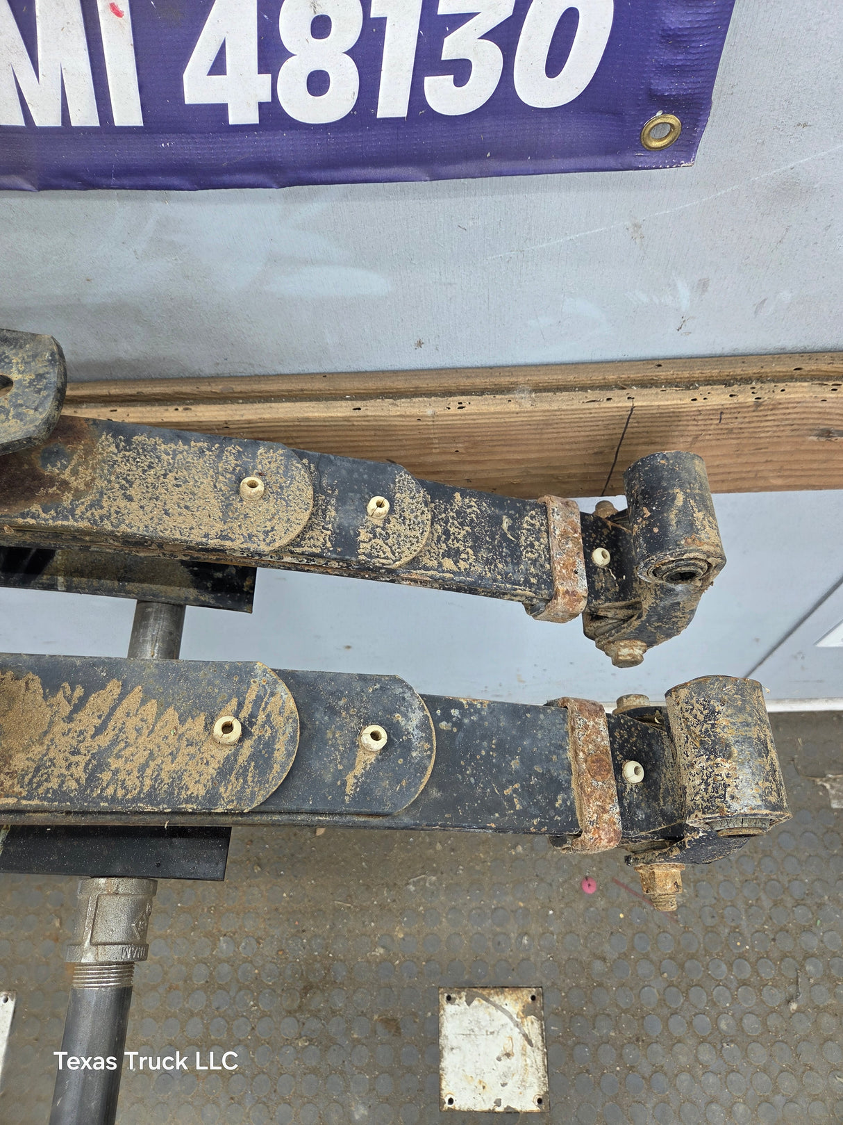 1999-2007 Ford F250 F350 Super Duty Rear Leaf Spring - Pair