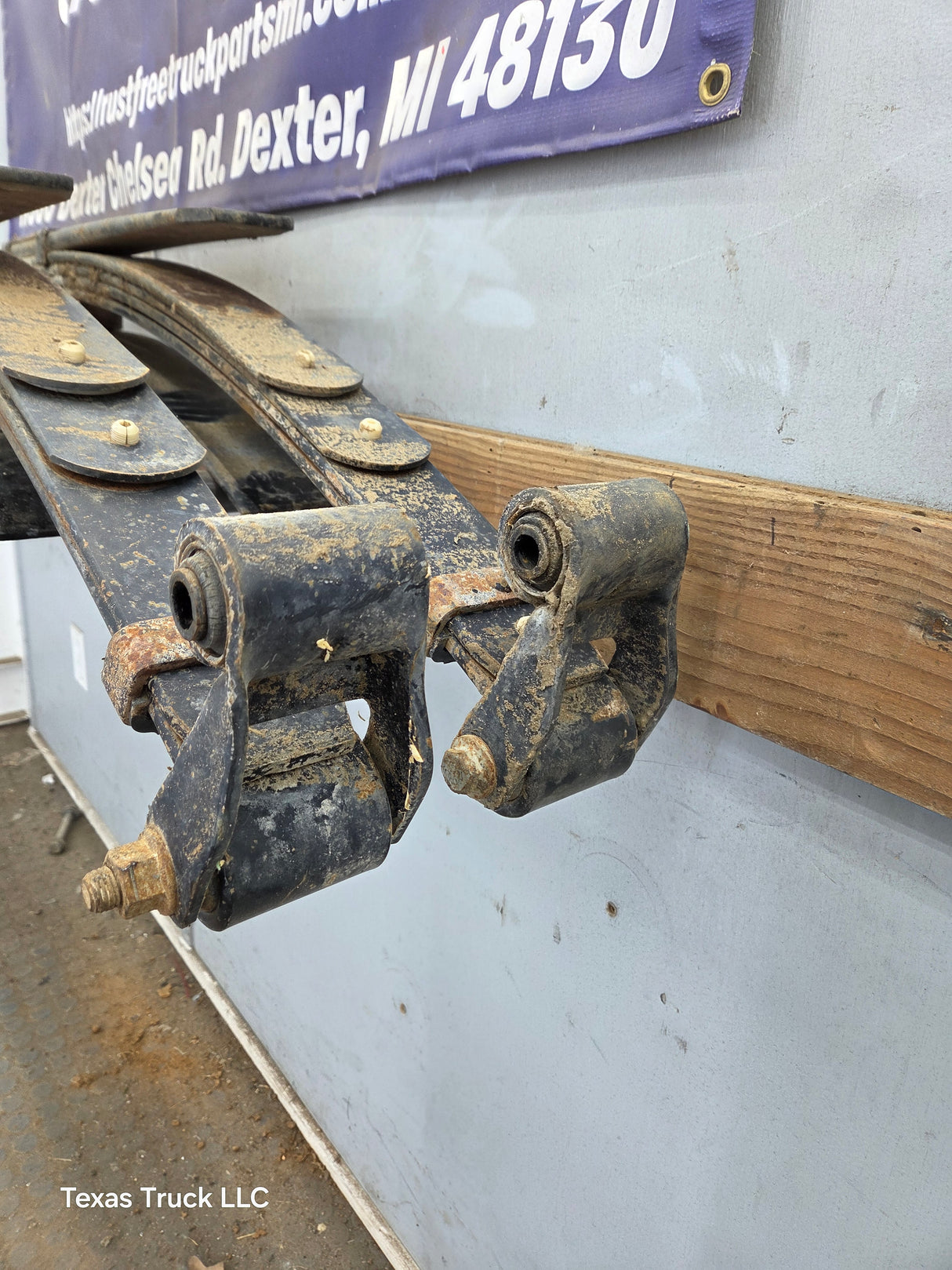 1999-2007 Ford F250 F350 Super Duty Rear Leaf Spring - Pair