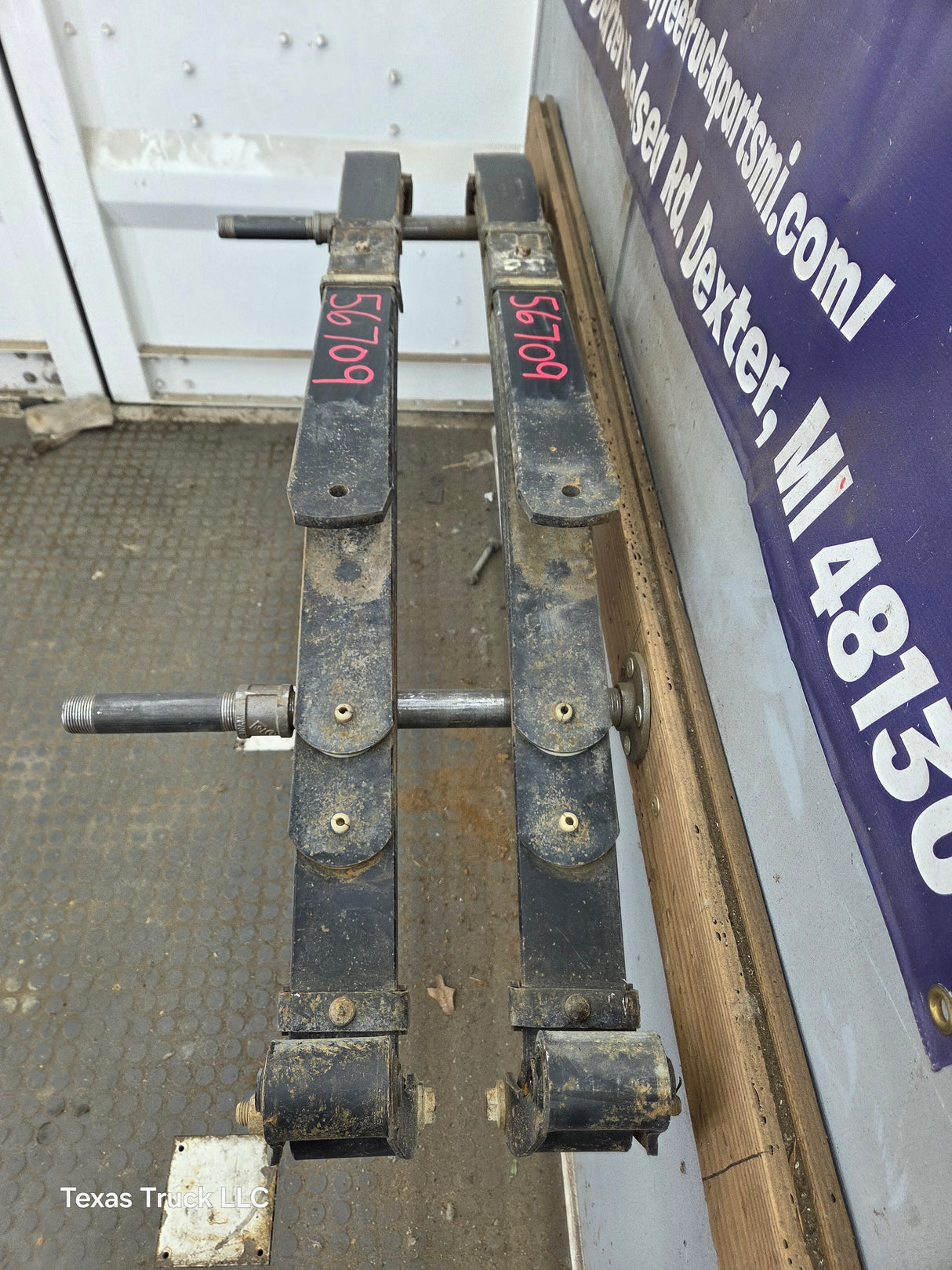 1999-2007 Ford F250 F350 Super Duty Rear Leaf Spring - Pair