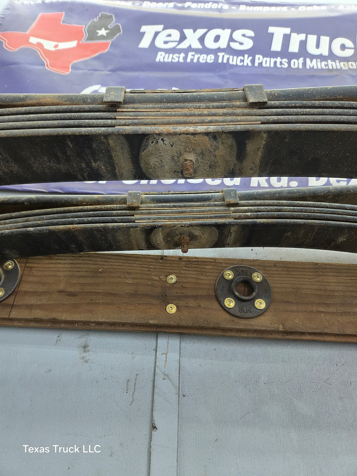 1999-2007 Ford F250 F350 Super Duty Rear Leaf Spring - Pair