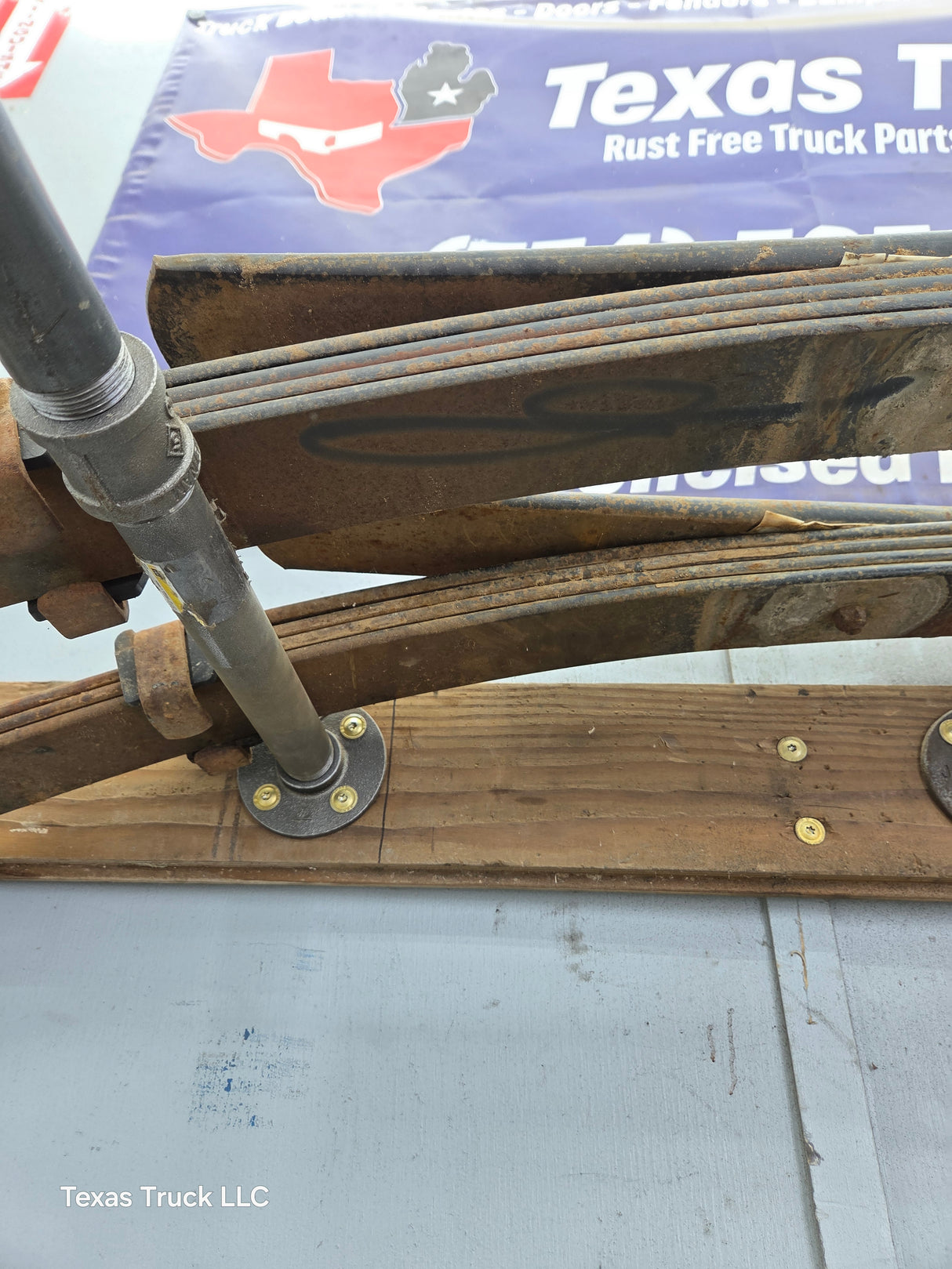 1999-2007 Ford F250 F350 Super Duty Rear Leaf Springs - Pair