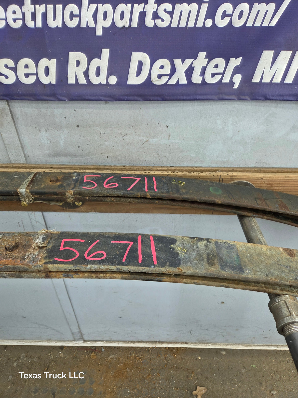 1999-2004 Ford F250 F350 Super Duty Excursion Front Leaf Springs - Pair