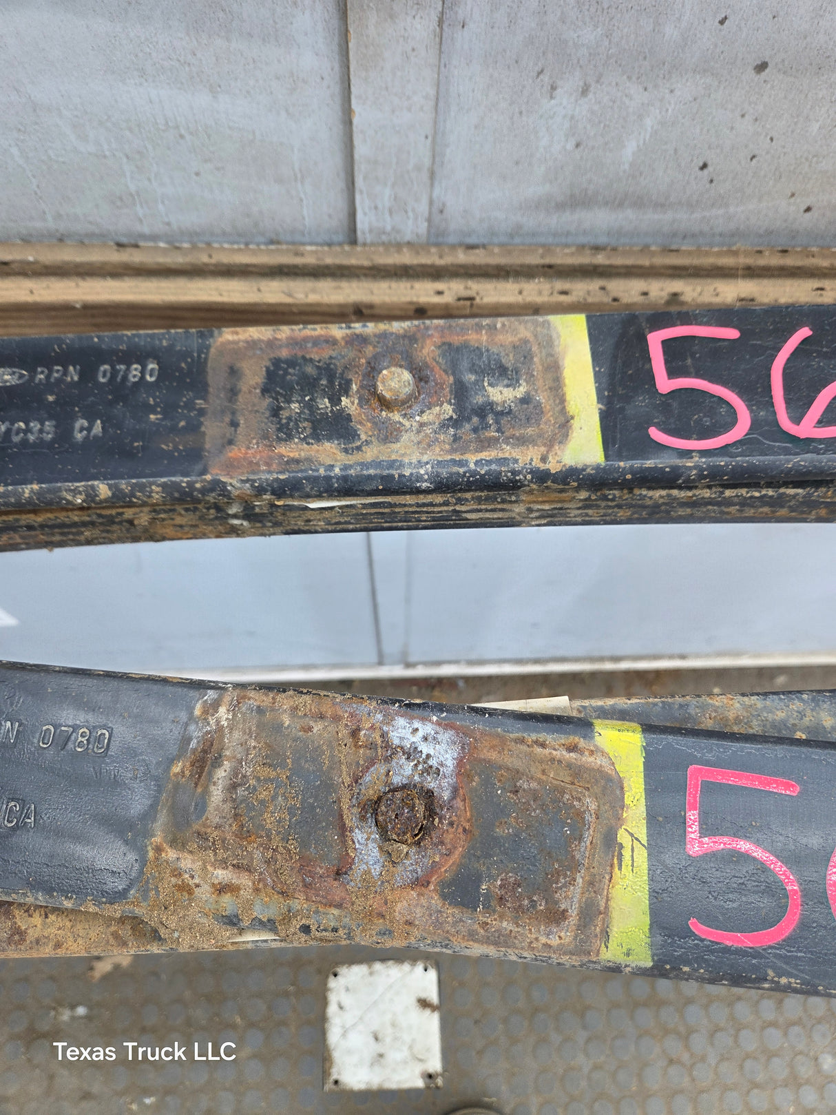 1999-2007 Ford F250 F350 Super Duty Rear Leaf Spring - Pair