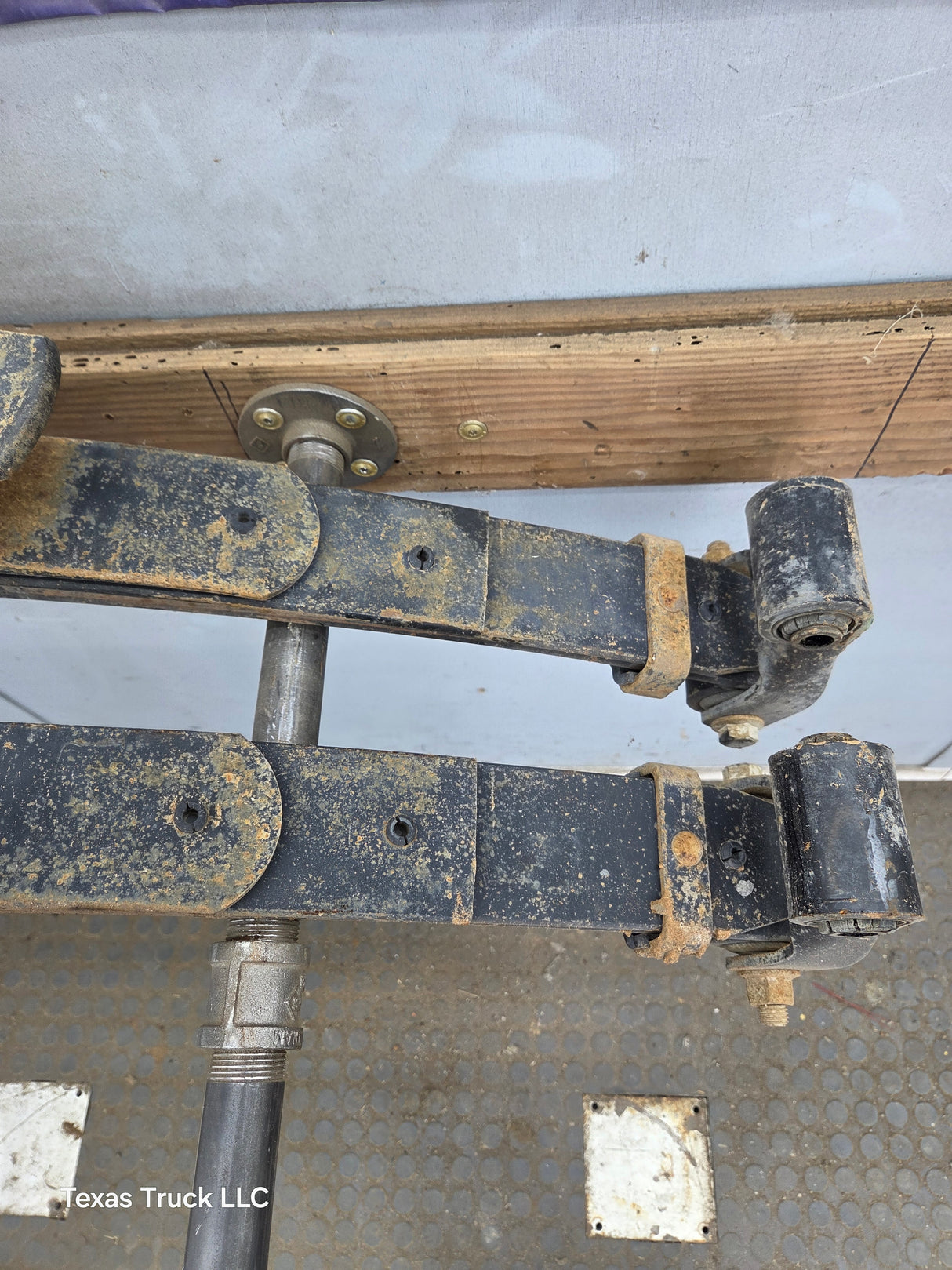 1999-2007 Ford F250 F350 Super Duty Rear Leaf Spring - Pair