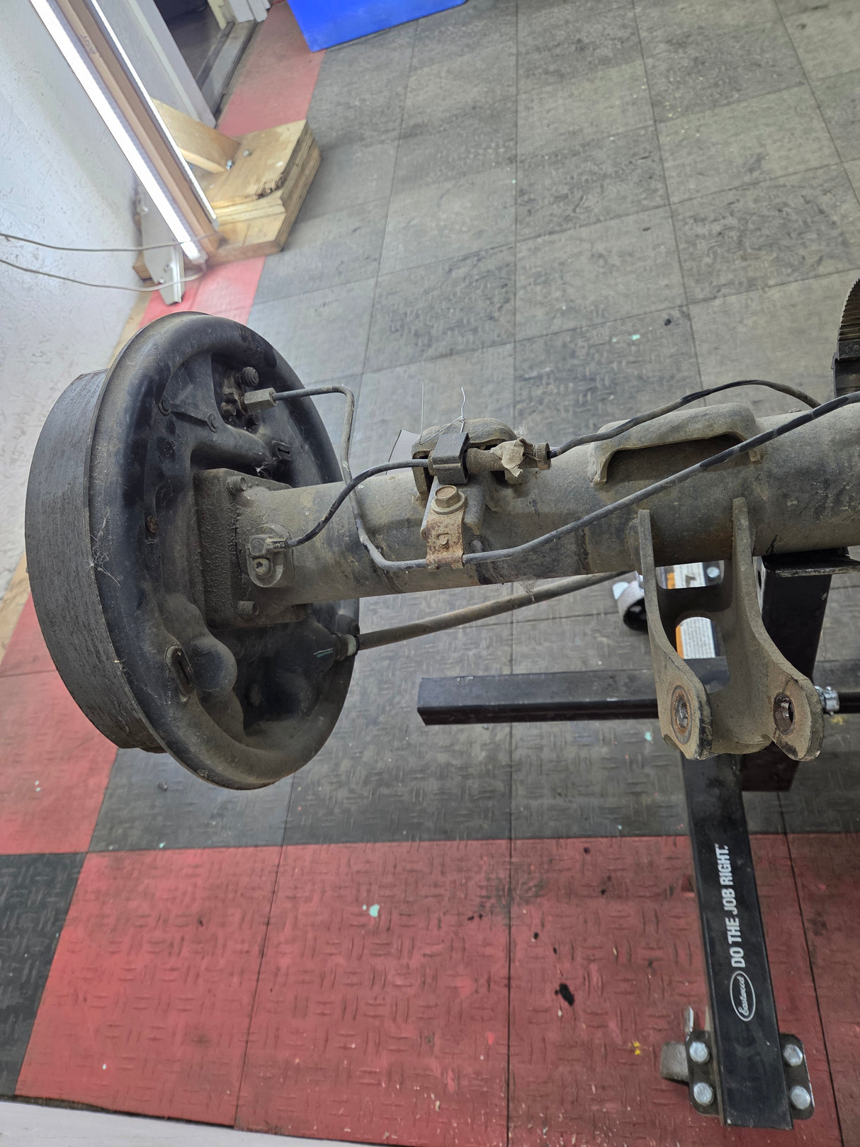 2009-2013 Chevrolet Silverado GMC Sierra 1500 Rear Axle GU5 3.23 Gear Ratio