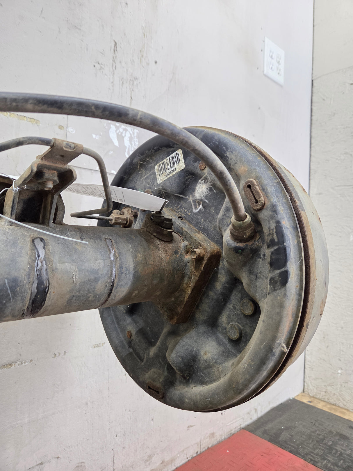 2009-2013 Chevrolet Silverado GMC Sierra 1500 Rear Axle GU5 3.23 Gear Ratio