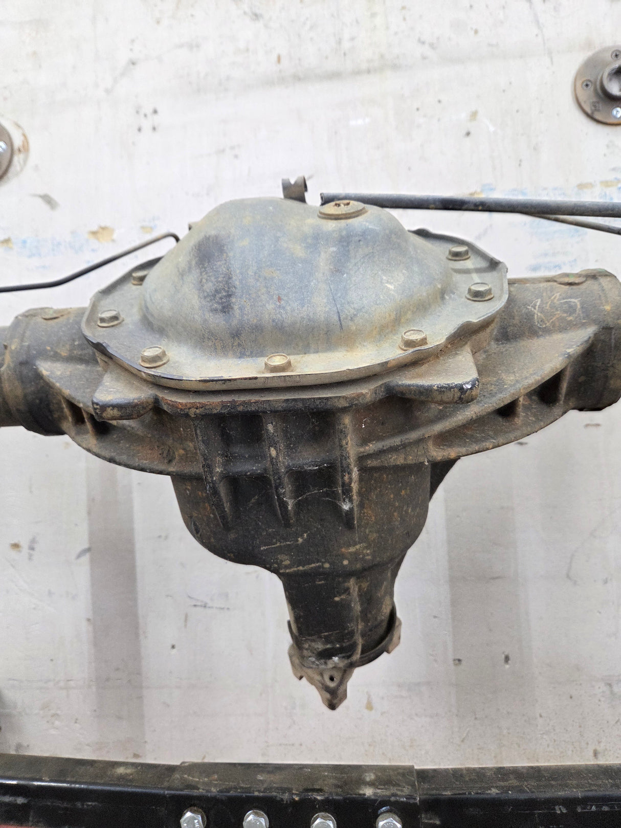 2009-2013 Chevrolet Silverado GMC Sierra 1500 Rear Axle GU5 3.23 Gear Ratio