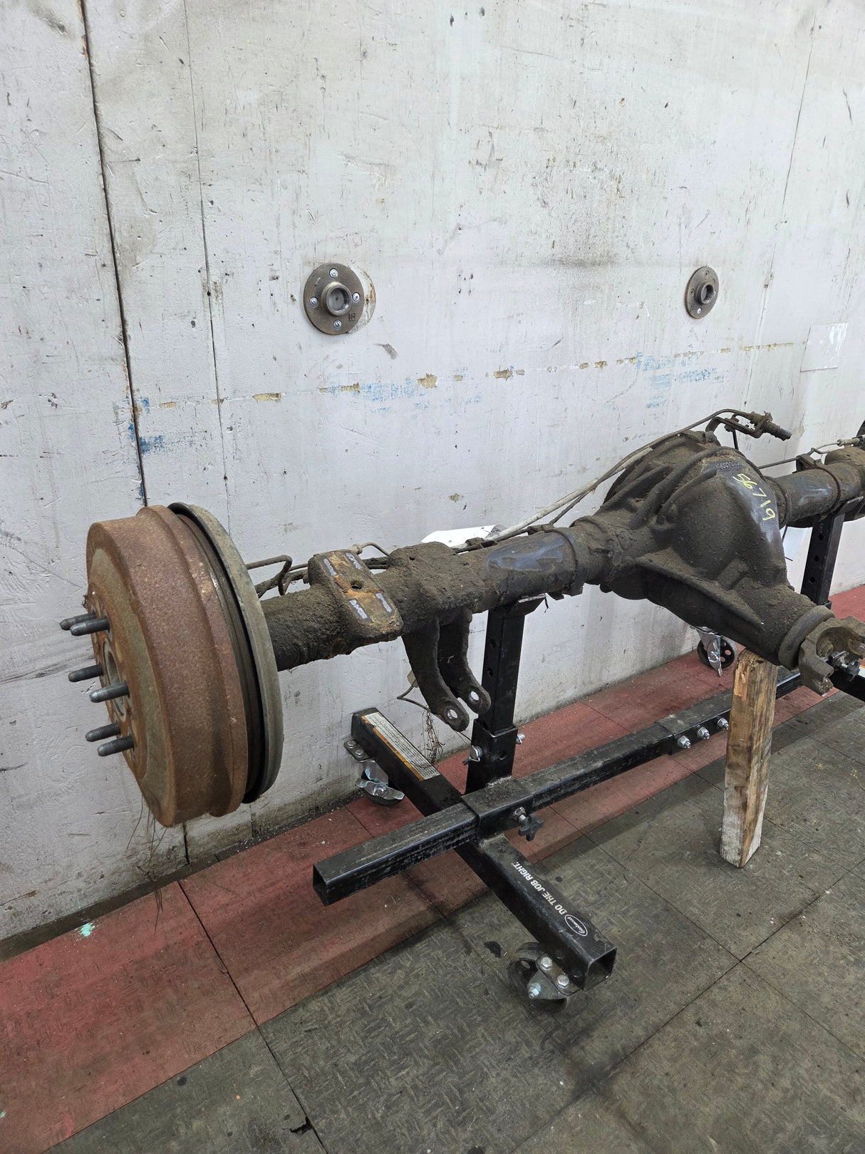 2009-2013 Chevrolet Silverado GMC Sierra 1500 Rear Axle GU5 3.23 Gear Ratio