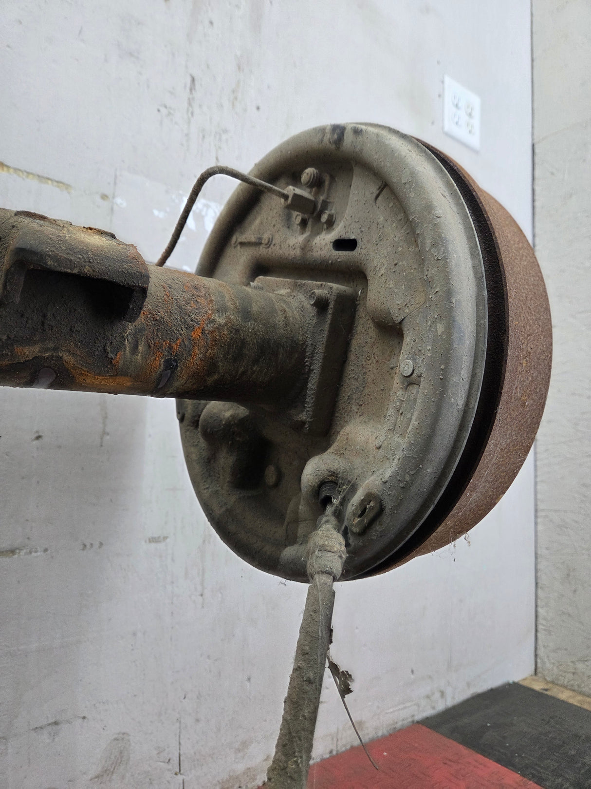 2009-2013 Chevrolet Silverado GMC Sierra 1500 Rear Axle GU5 3.23 Gear Ratio