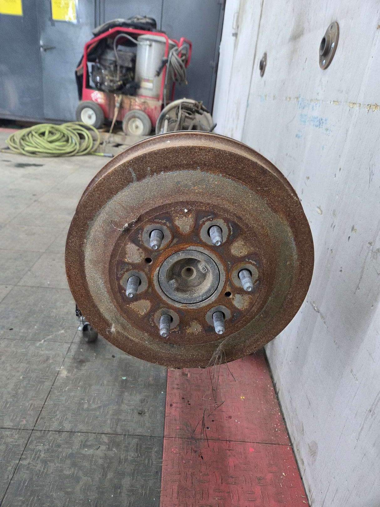 2009-2013 Chevrolet Silverado GMC Sierra 1500 Rear Axle GU5 3.23 Gear Ratio