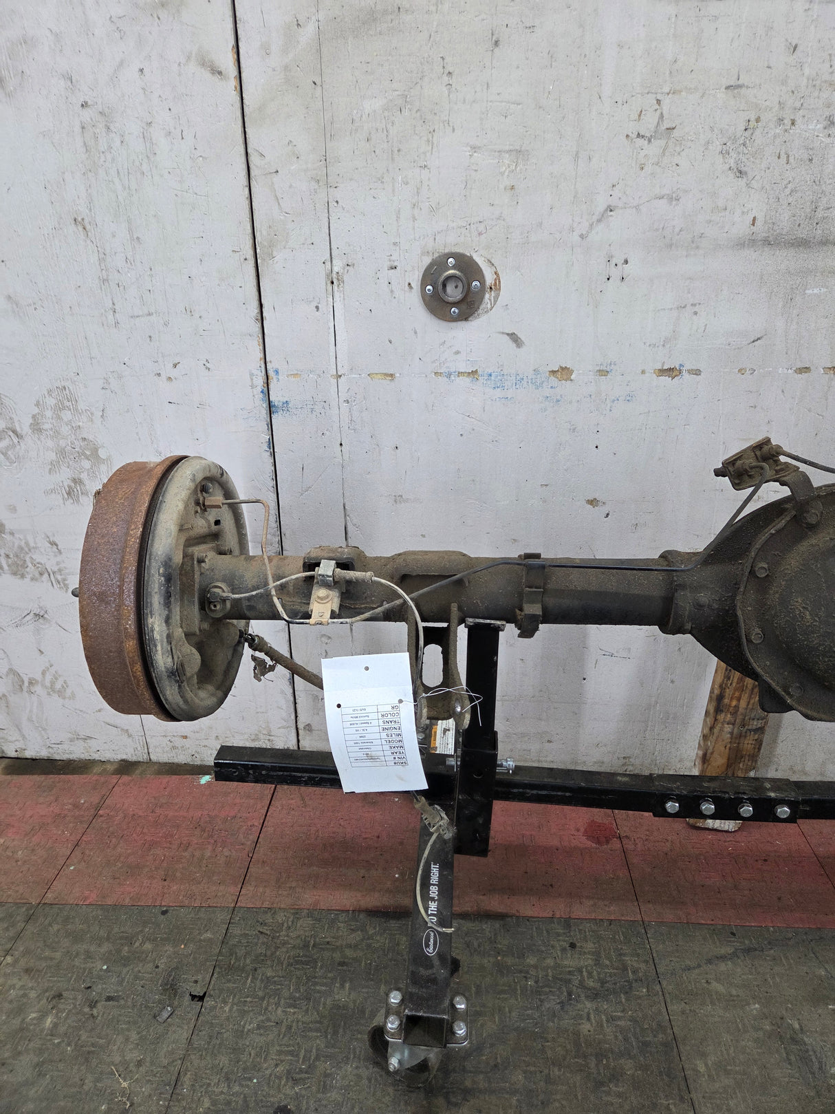 2009-2013 Chevrolet Silverado GMC Sierra 1500 Rear Axle GU5 3.23 Gear Ratio