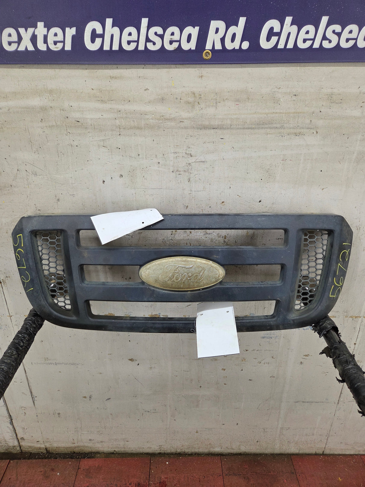 2004-2005 Ford Ranger Grill Surround