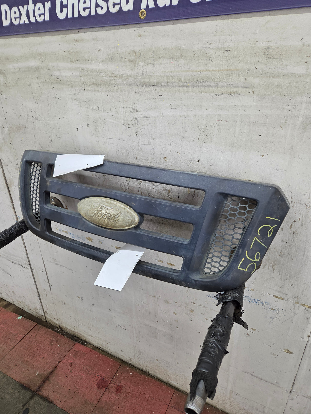 2004-2005 Ford Ranger Grill Surround