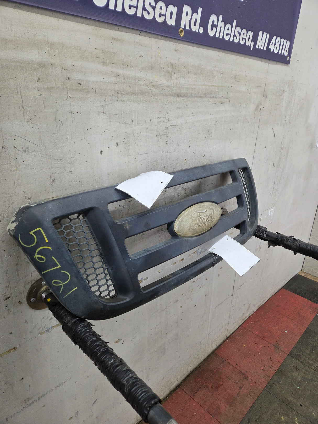 2004-2005 Ford Ranger Grill Surround