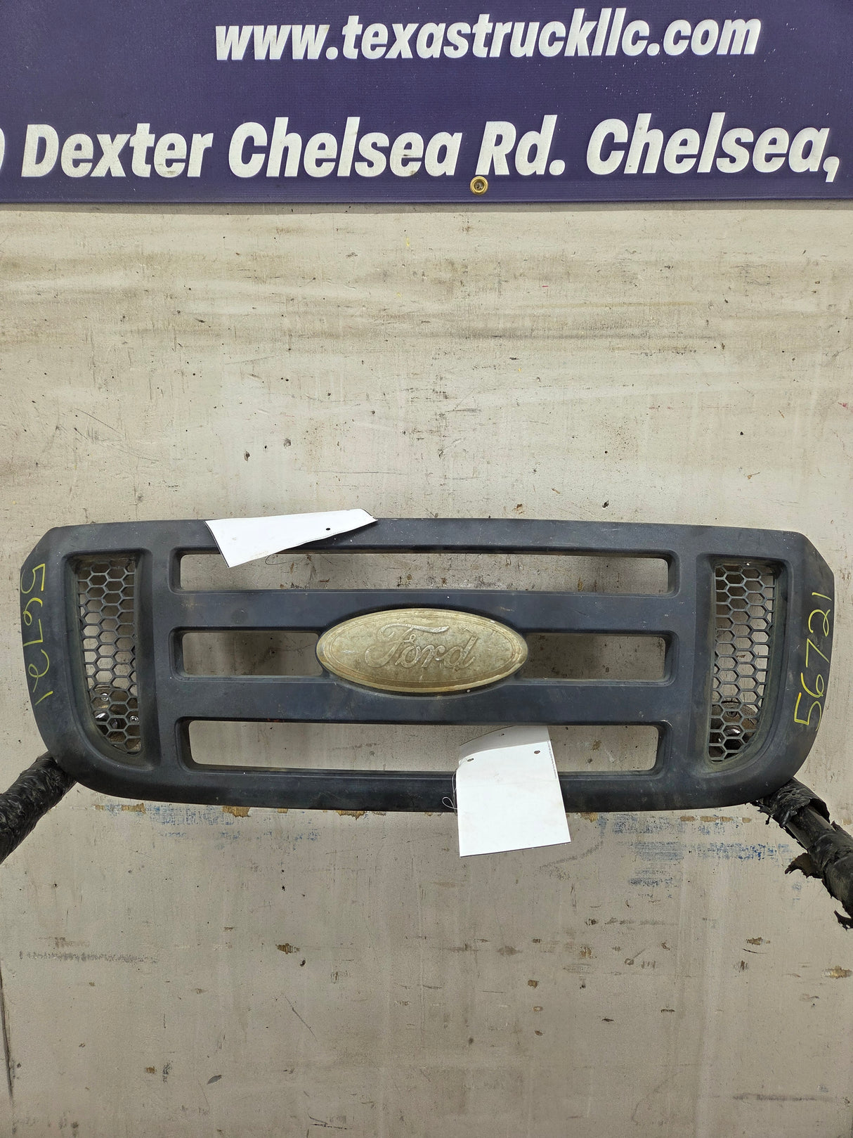 2004-2005 Ford Ranger Grill Surround