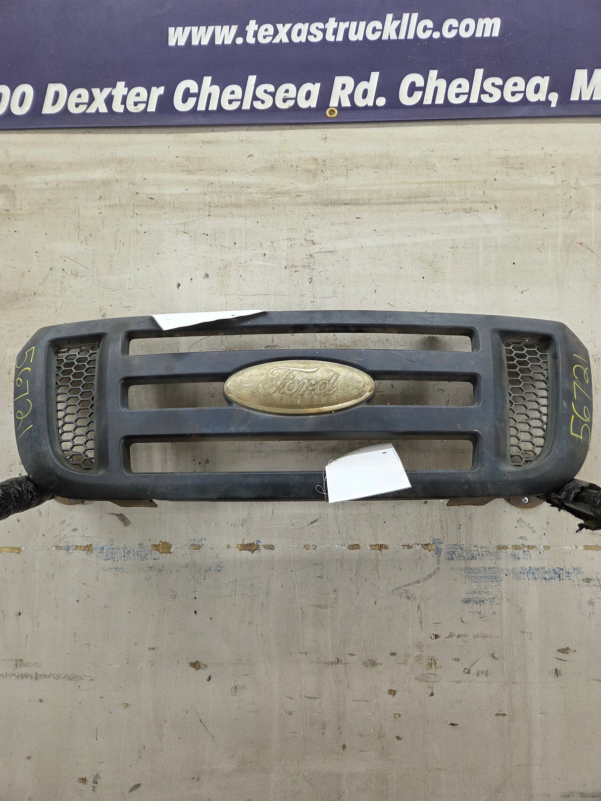 2004-2005 Ford Ranger Grill Surround