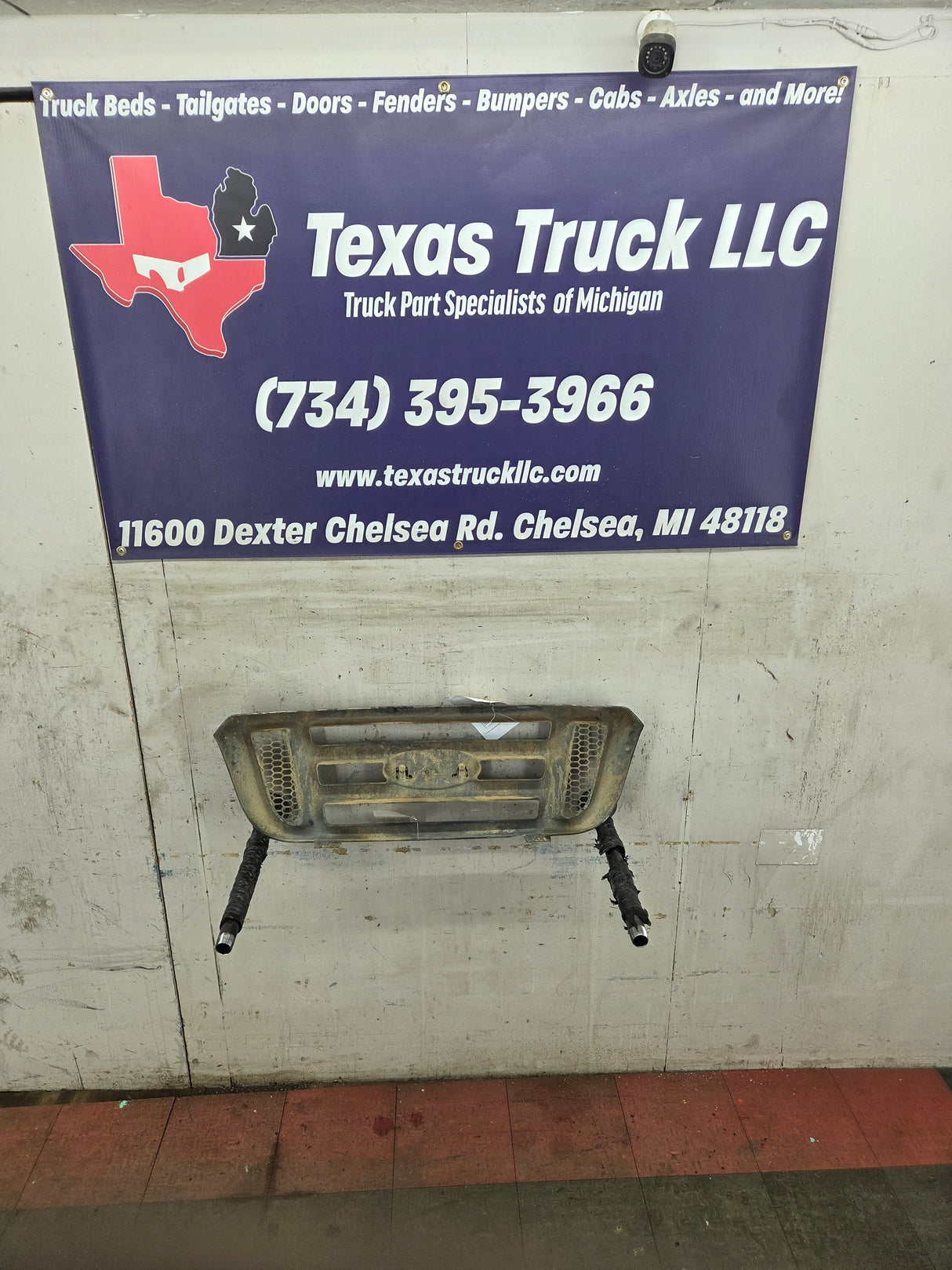 2004-2005 Ford Ranger Grill Surround