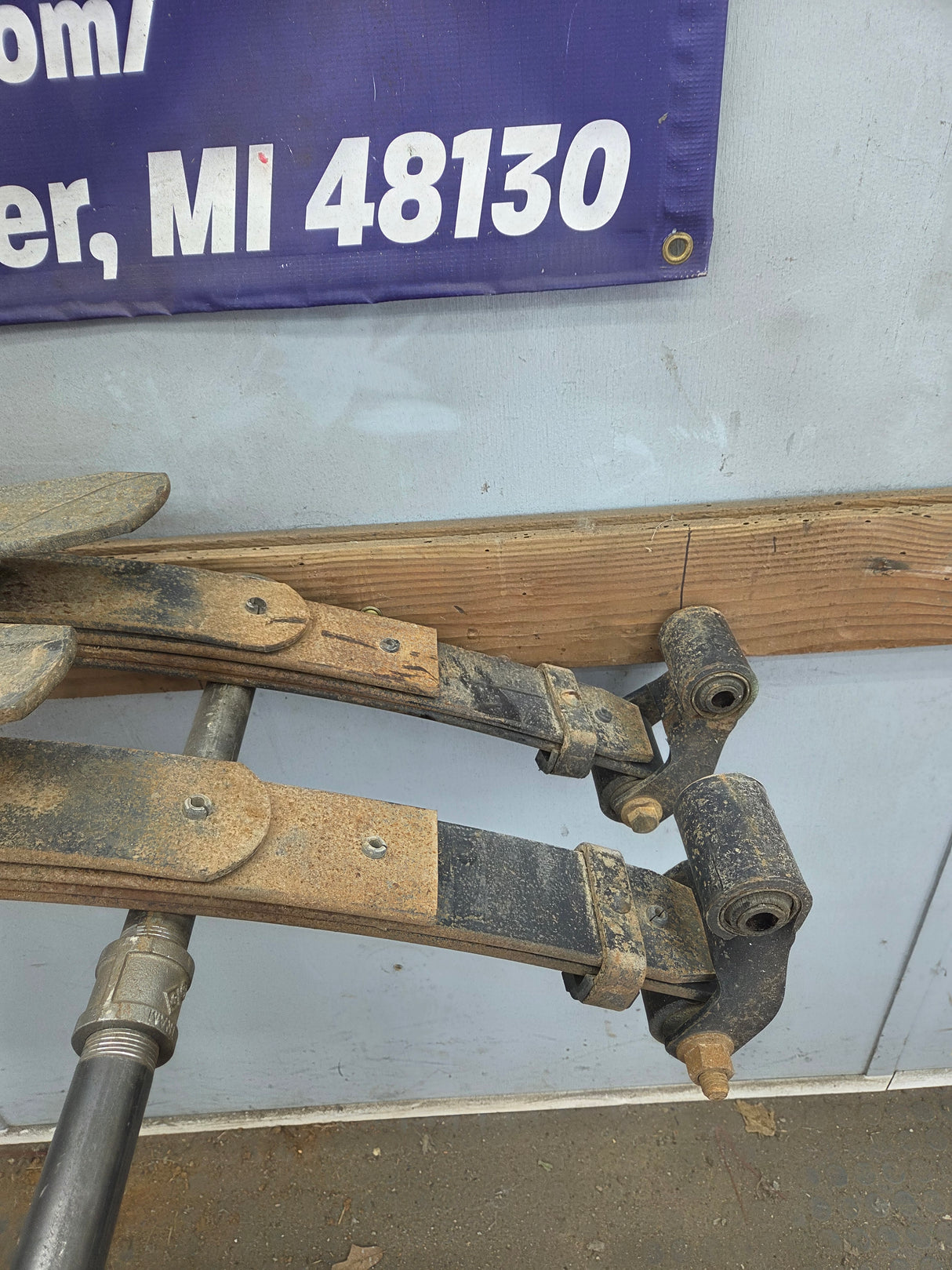 1999-2007 Ford F250 F350 Super Duty Rear Leaf Spring - Pair