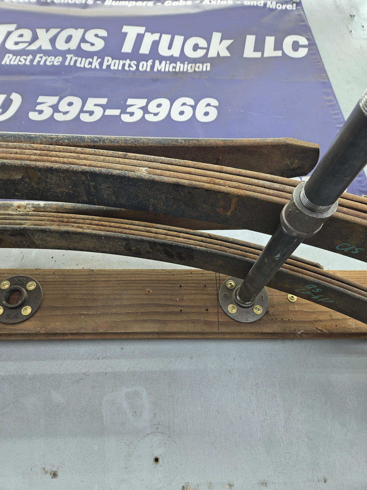 1999-2007 Ford F250 F350 Super Duty Rear Leaf Spring - Pair