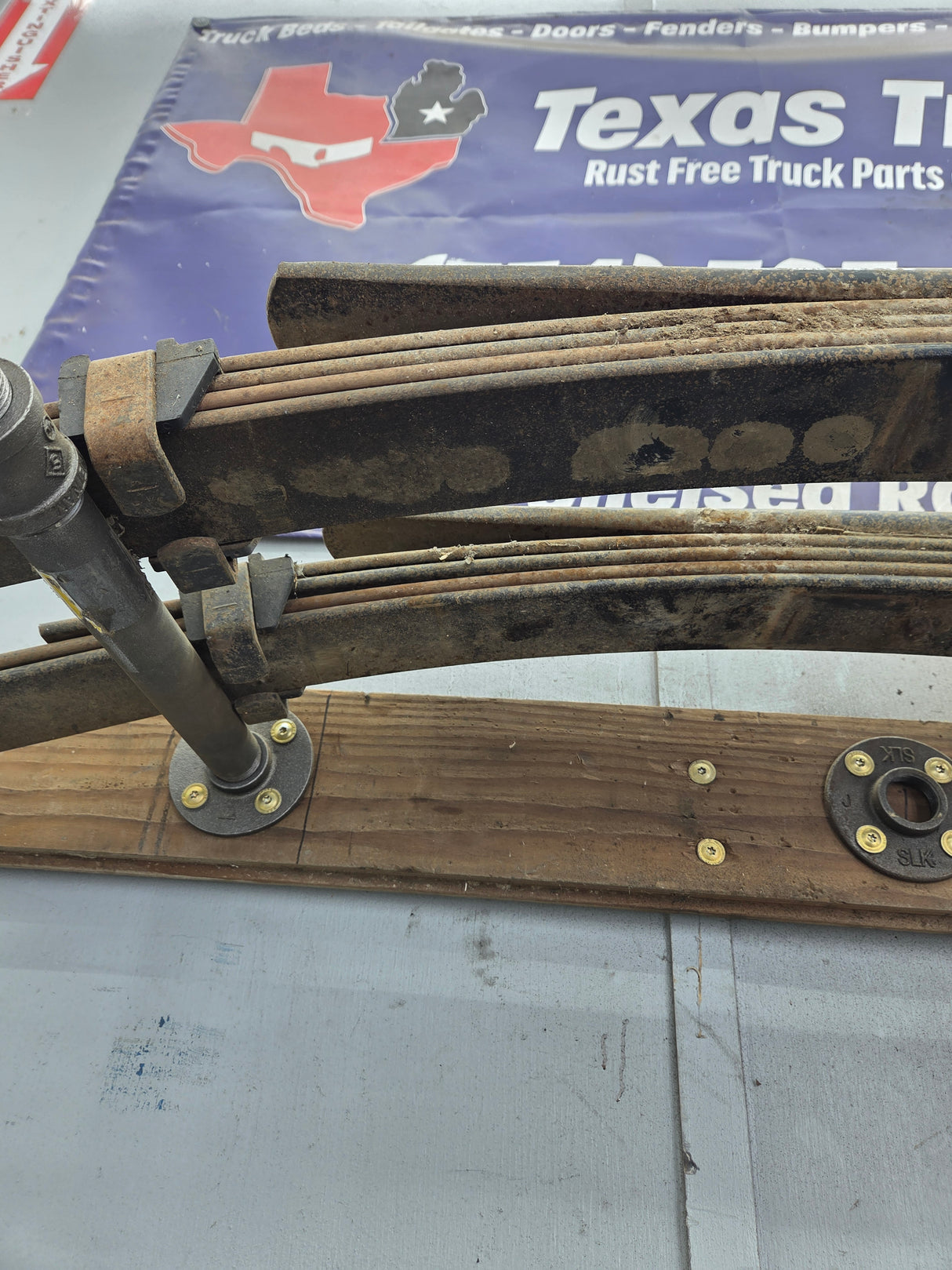 1999-2007 Ford F250 F350 Super Duty Rear Leaf Spring - Pair
