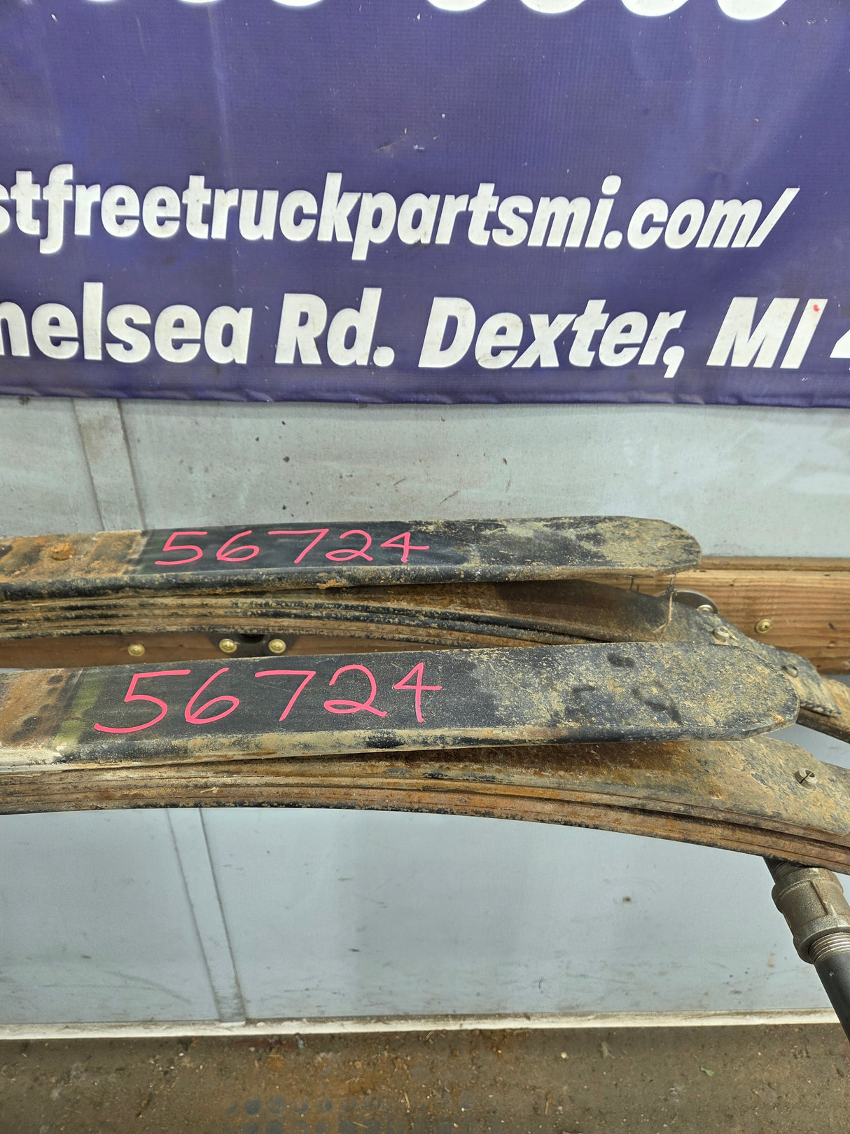 1999-2007 Ford F250 F350 Super Duty Rear Leaf Spring - Pair