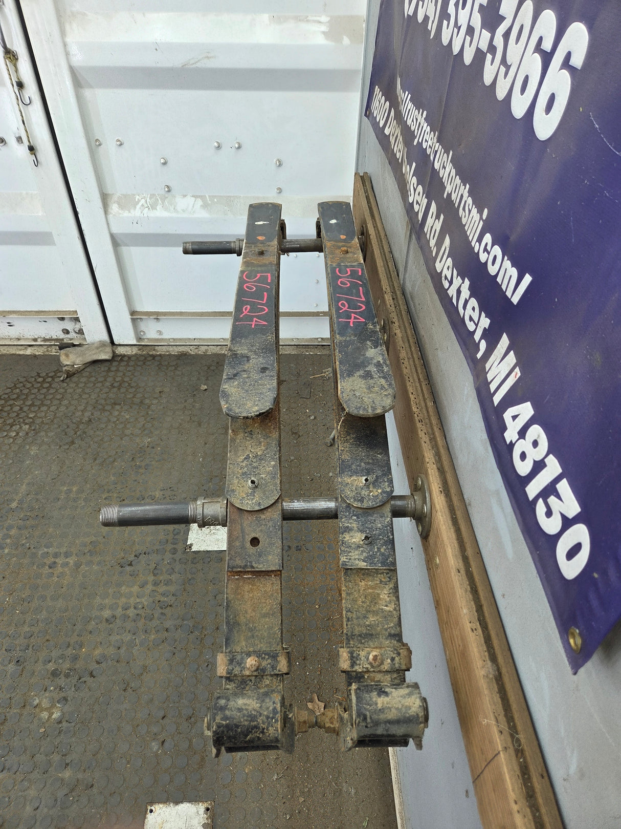 1999-2007 Ford F250 F350 Super Duty Rear Leaf Spring - Pair