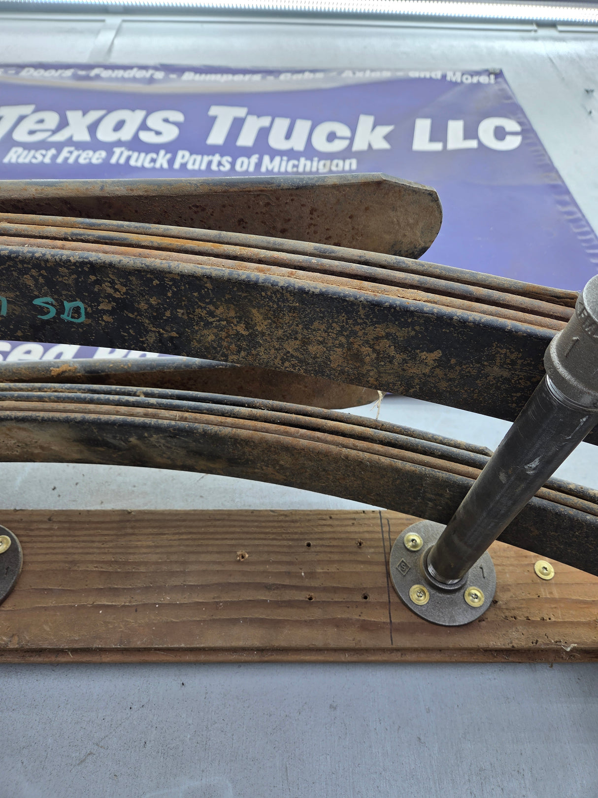 1999-2007 Ford F250 F350 Super Duty Rear Leaf Spring - Pair