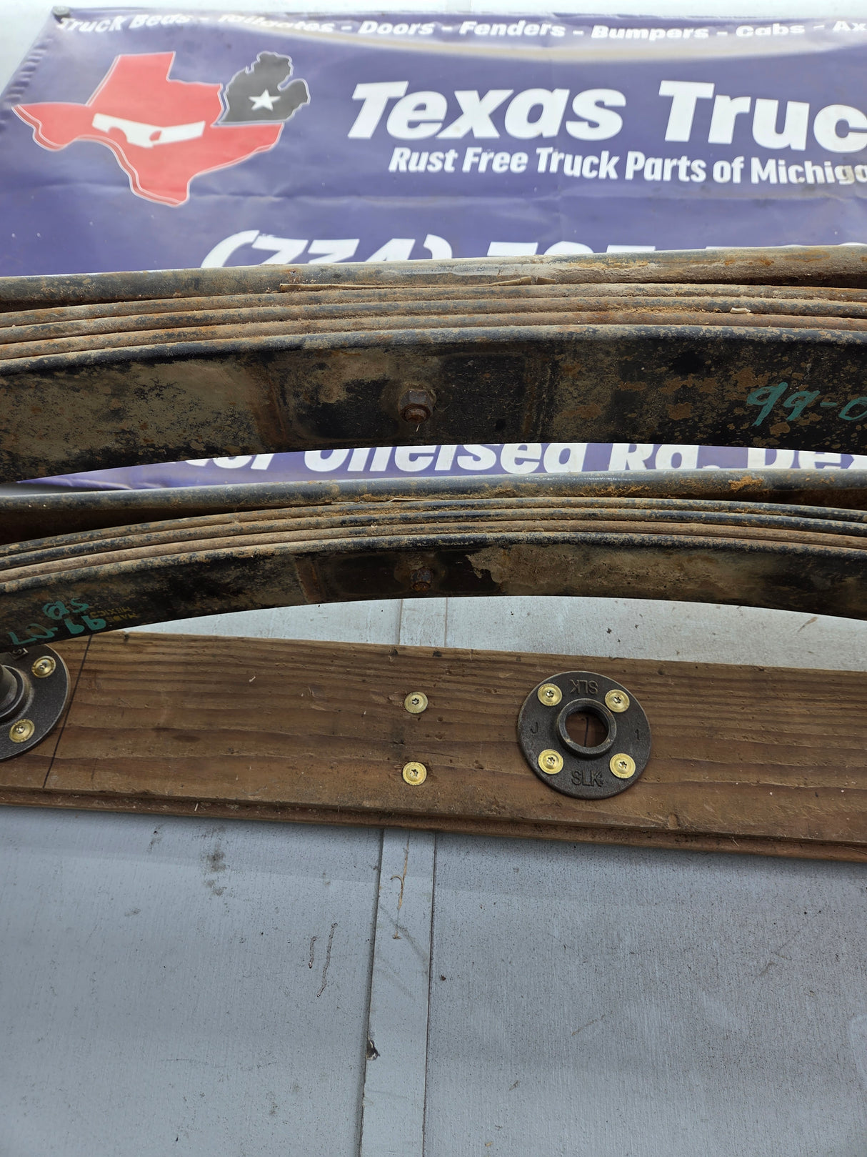 1999-2007 Ford F250 F350 Super Duty Rear Leaf Spring - Pair