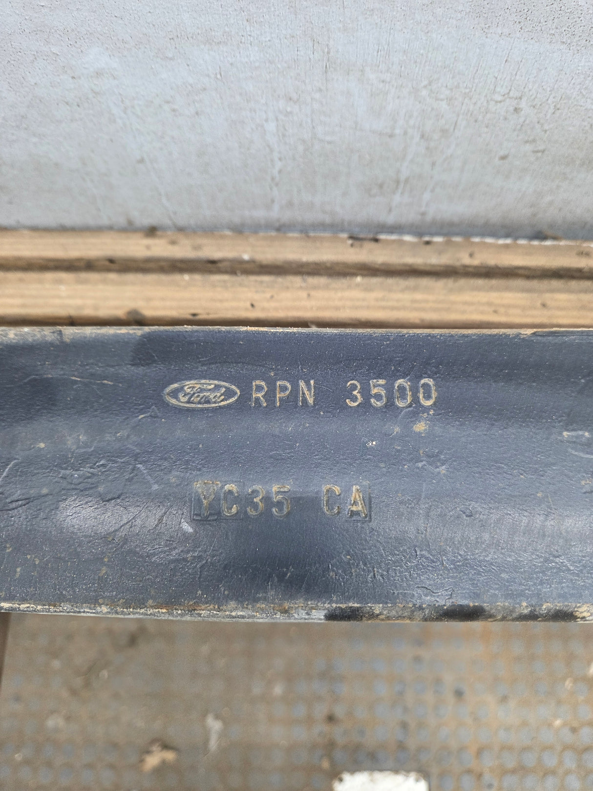 1999-2007 Ford F250 F350 Super Duty Rear Leaf Spring - Pair