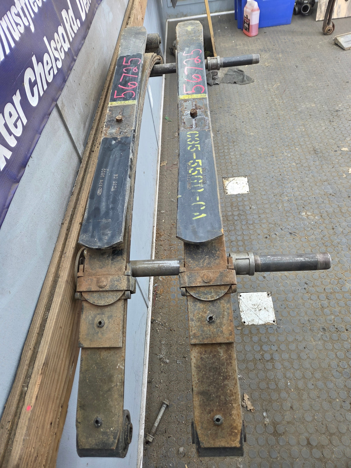1999-2007 Ford F250 F350 Super Duty Rear Leaf Spring - Pair
