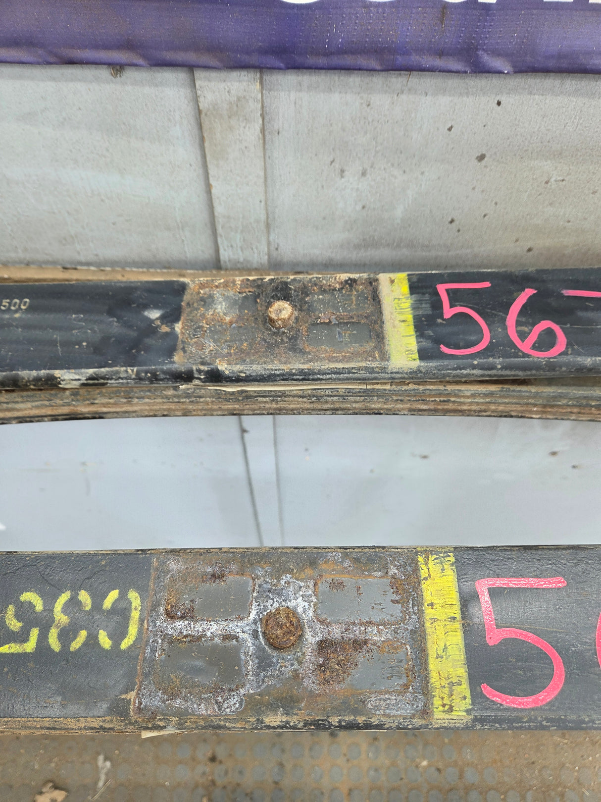 1999-2007 Ford F250 F350 Super Duty Rear Leaf Spring - Pair
