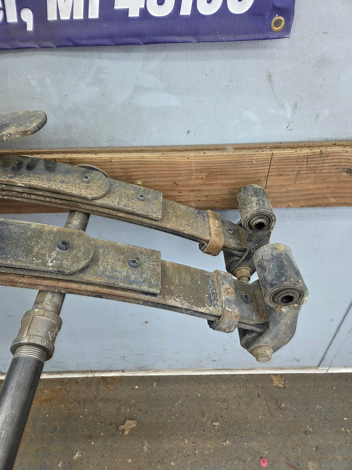 1999-2007 Ford F250 F350 Super Duty Rear Leaf Spring - Pair