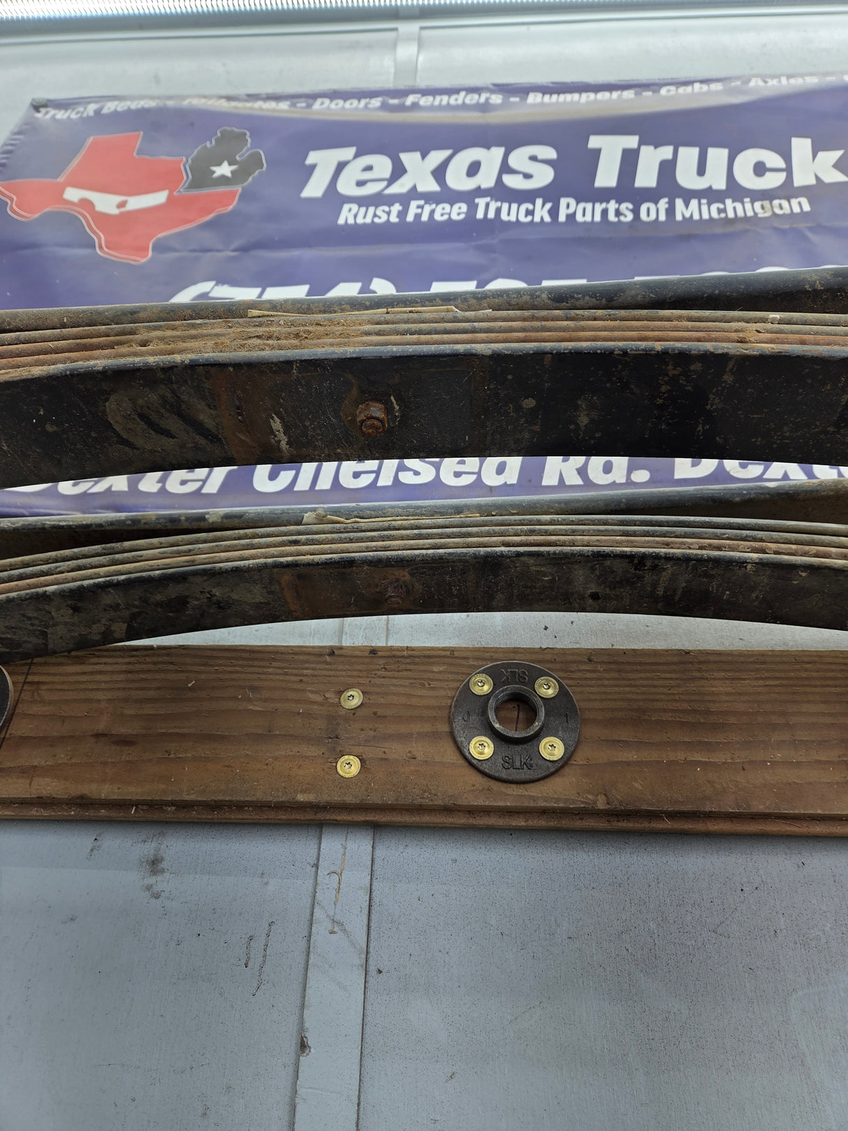 1999-2007 Ford F250 F350 Super Duty Rear Leaf Spring - Pair