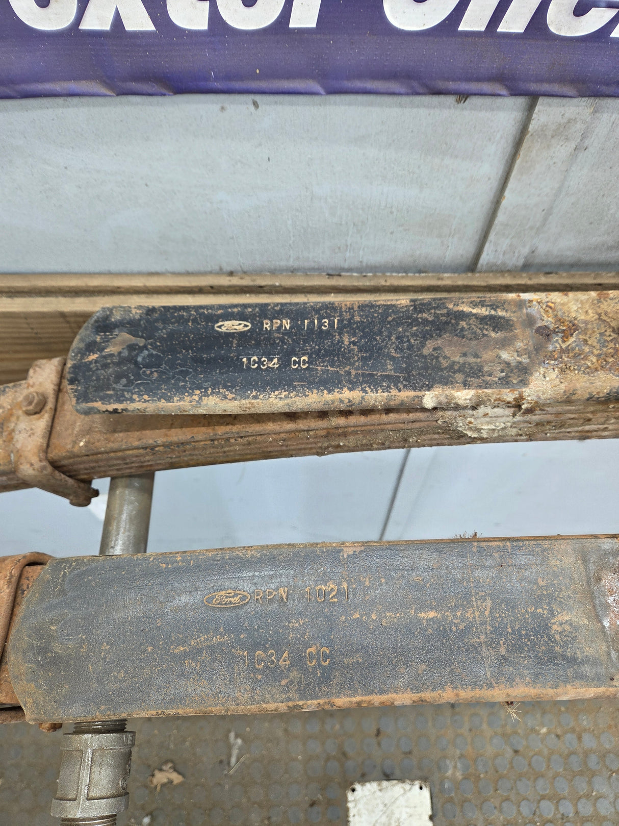 1999-2007 Ford F250 F350 Super Duty Rear Leaf Spring - Pair