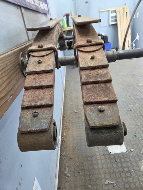 1999-2007 Ford F250 F350 Super Duty Rear Leaf Spring - Pair