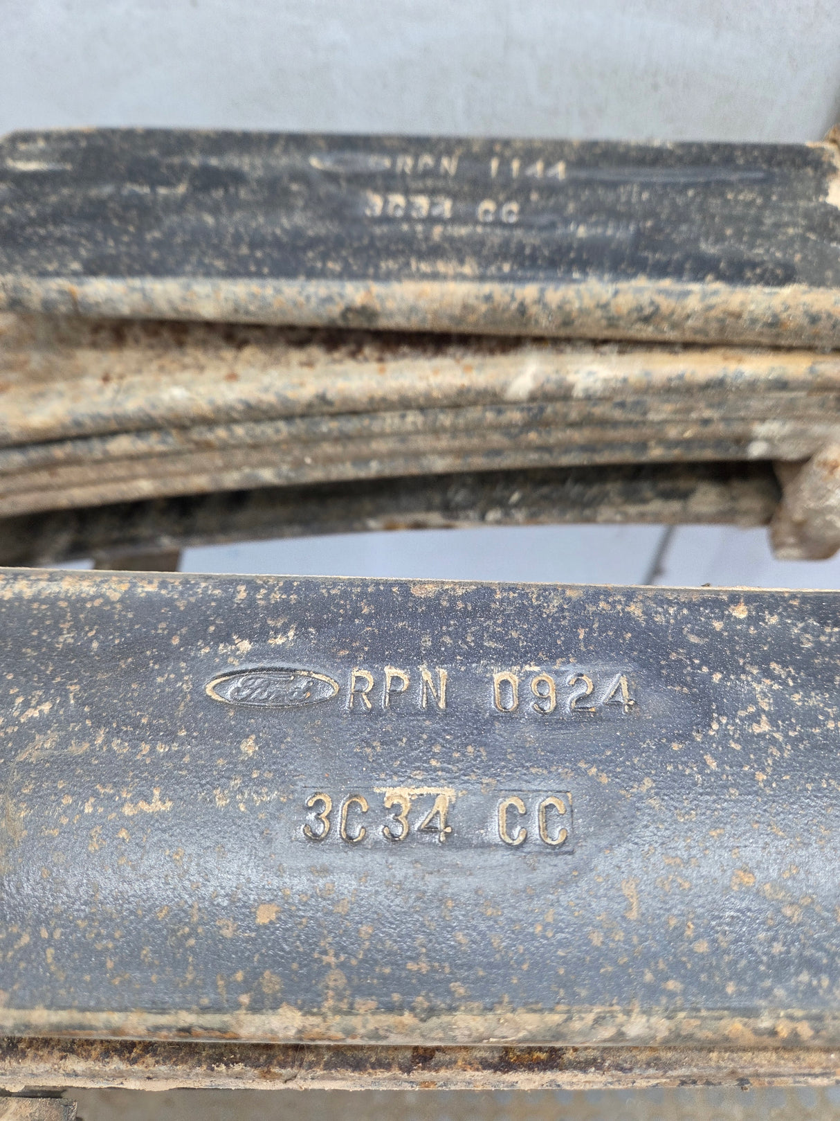 2008-2010 Ford F250 F350 Super Duty Rear Leaf Spring - Pair