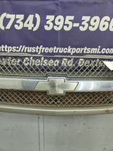 2003-2006 Chevrolet Silverado 1500 2500 'Cateye' NON HD Grill OEM - Chrome