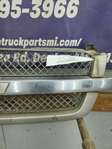 2003-2006 Chevrolet Silverado 1500 2500 'Cateye' NON HD Grill OEM - Chrome
