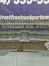 2003-2006 Chevrolet Silverado 1500 2500 'Cateye' NON HD Grill OEM - Chrome