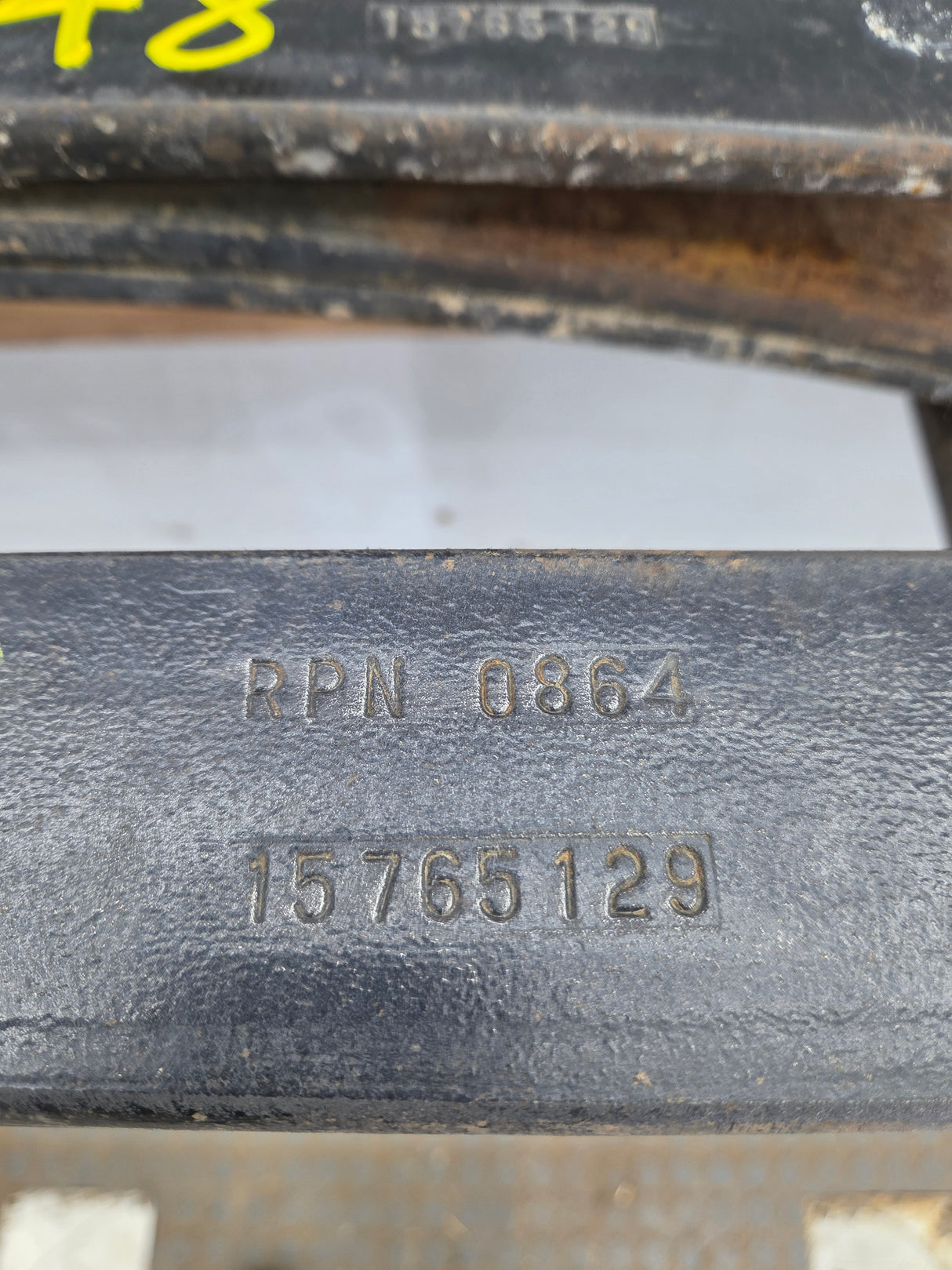1999-2006 Chevrolet Silverado / GMC Sierra 1500 Rear Leaf Spring - Pair 15765129