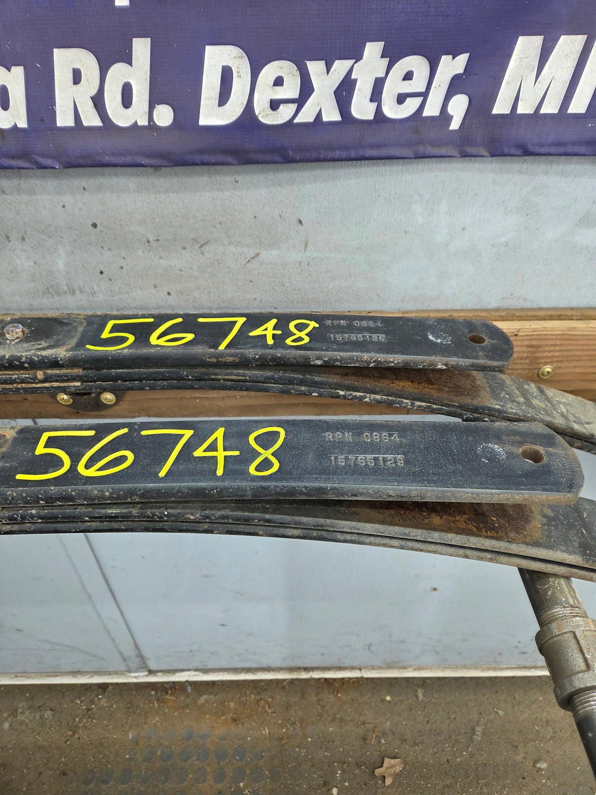 1999-2006 Chevrolet Silverado / GMC Sierra 1500 Rear Leaf Spring - Pair 15765129