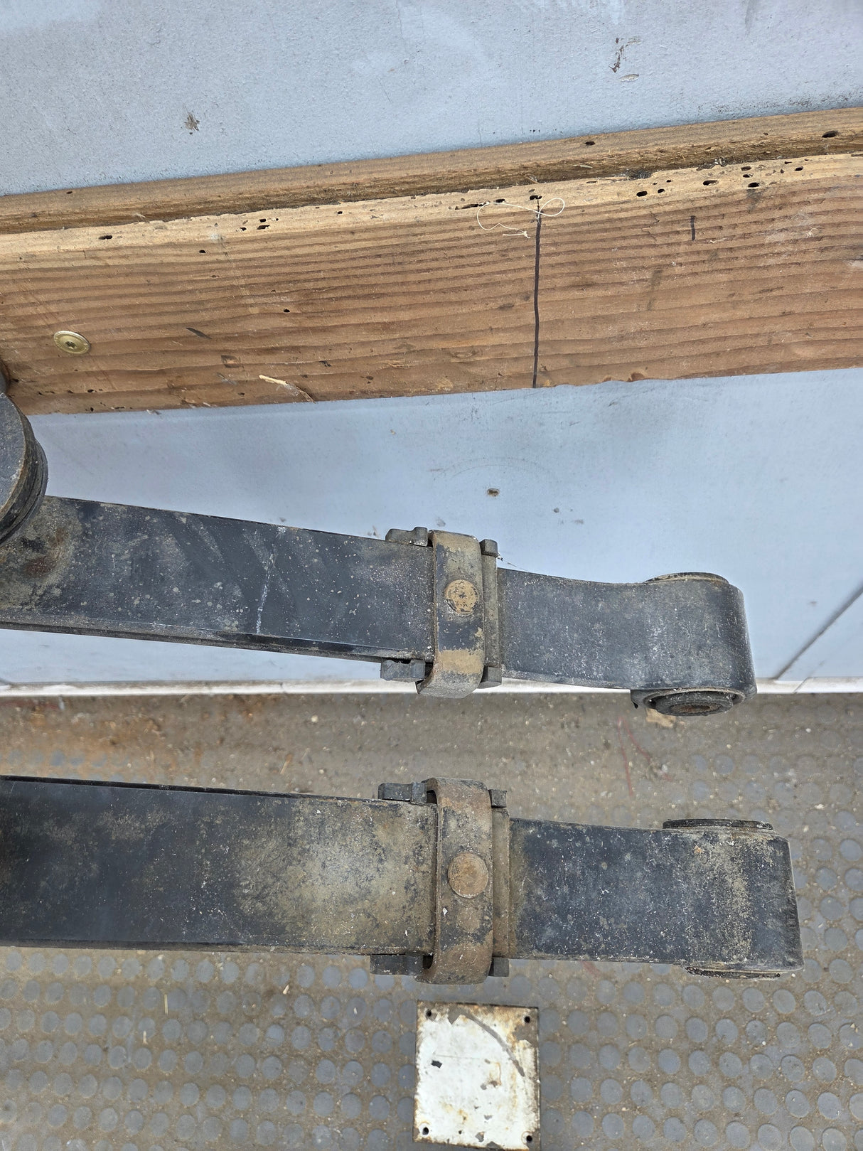 2007-2013 Chevrolet Silverado / GMC Sierra 1500 Rear Leaf Spring - Pair 25841517 RPN 3267