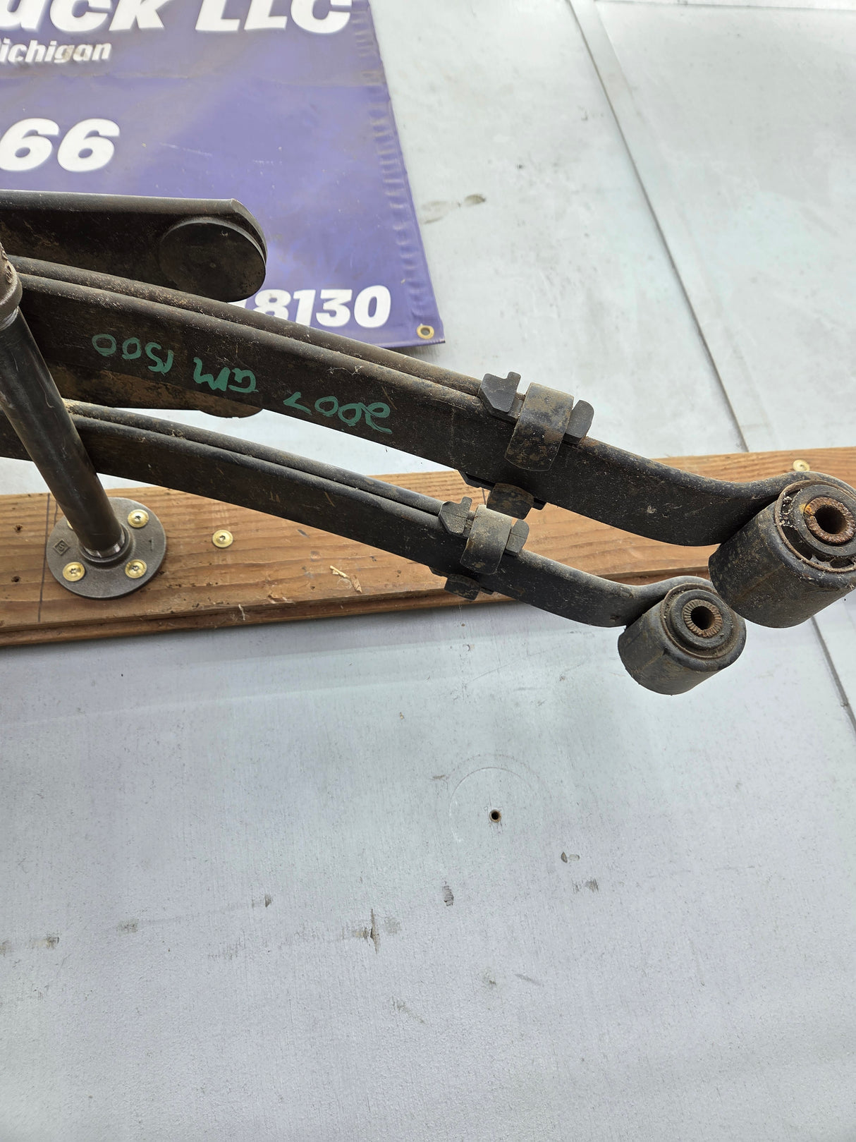 2007-2013 Chevrolet Silverado / GMC Sierra 1500 Rear Leaf Spring - Pair 25841517 RPN 3267