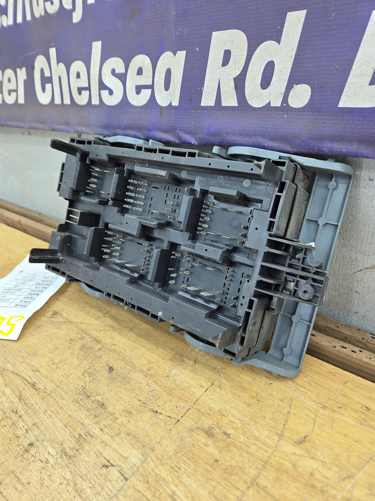 2010-2013 Chevrolet Silverado / GMC Sierra 1500 2500 3500 Engine Bay Fuse Box