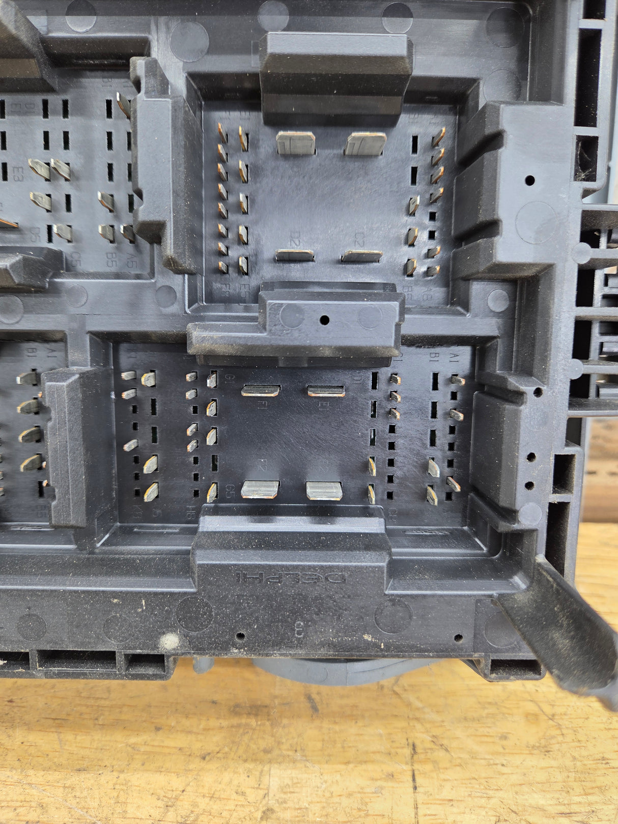 2010-2013 Chevrolet Silverado / GMC Sierra 1500 2500 3500 Engine Bay Fuse Box