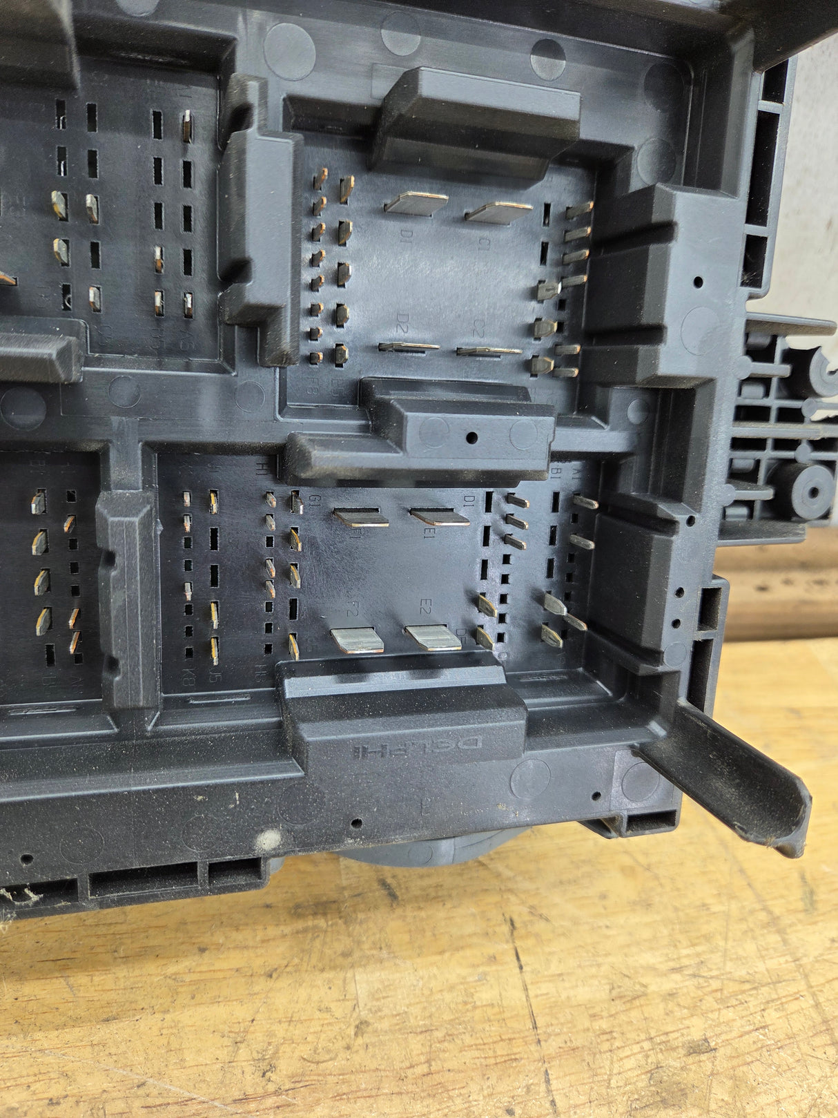 2010-2013 Chevrolet Silverado / GMC Sierra 1500 2500 3500 Engine Bay Fuse Box