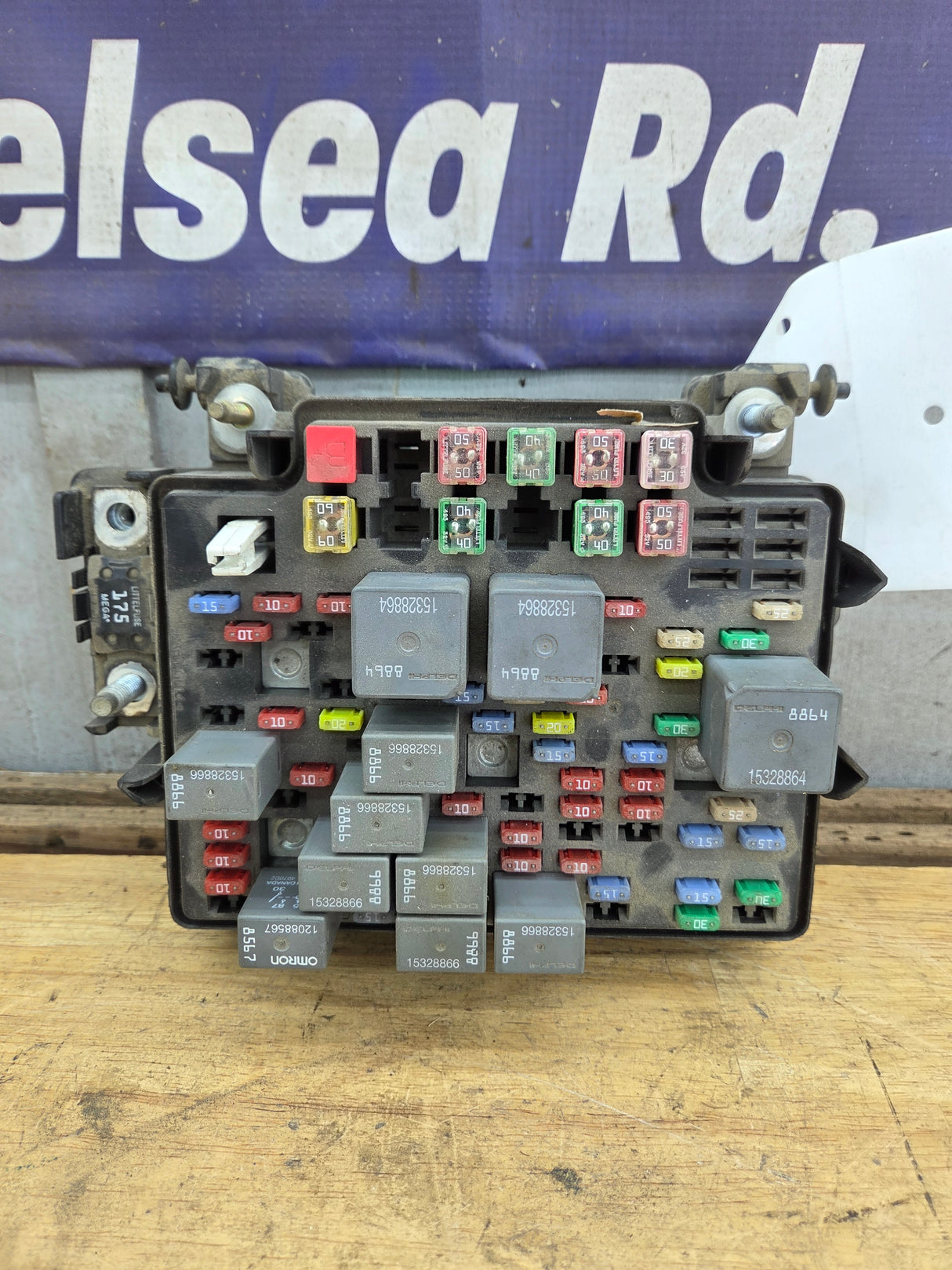 2003-2005 Chevrolet Silverado / GMC Sierra 2500 3500 Duramax Engine Bay Fuse Box