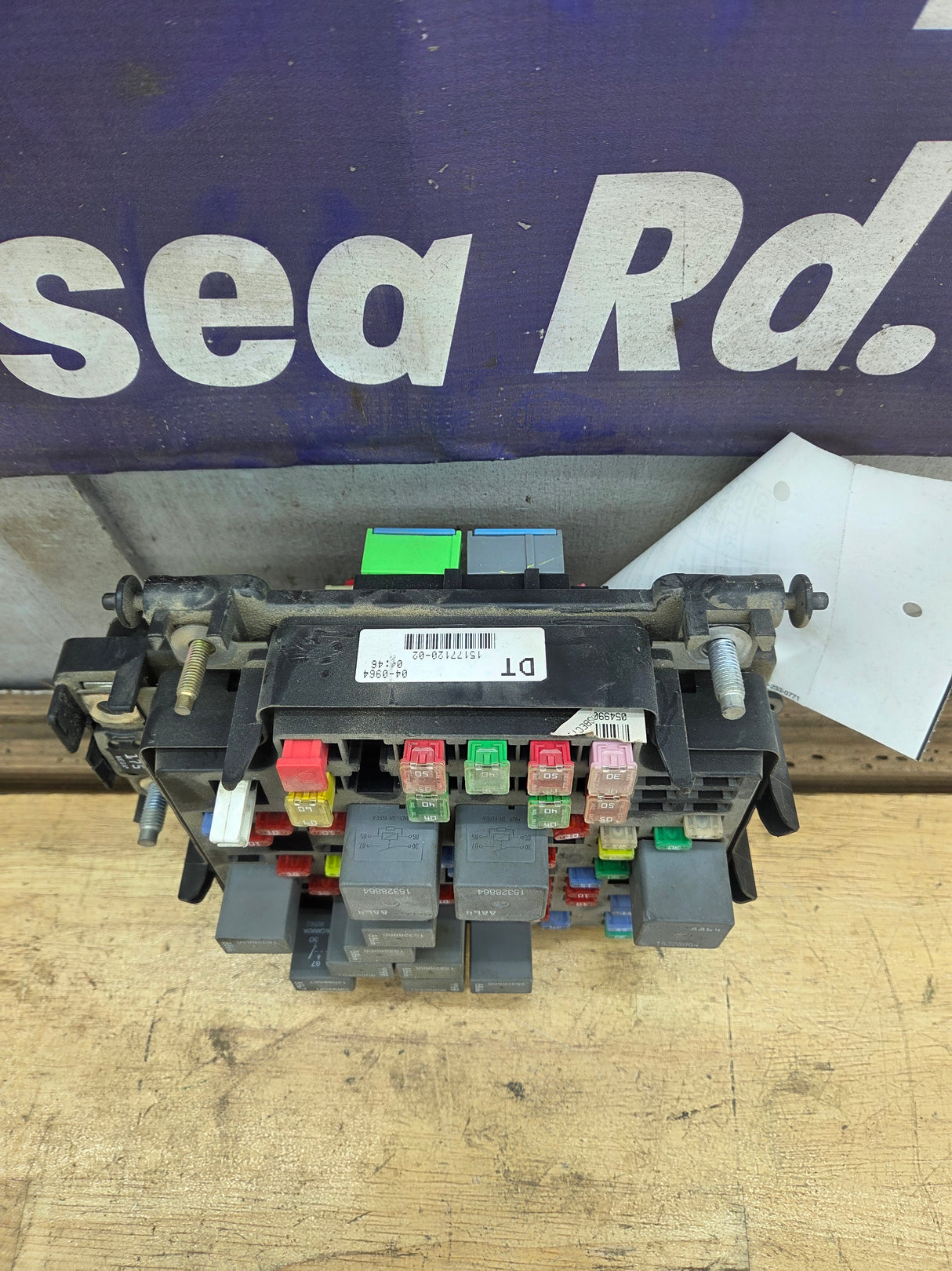 2003-2005 Chevrolet Silverado / GMC Sierra 2500 3500 Duramax Engine Bay Fuse Box